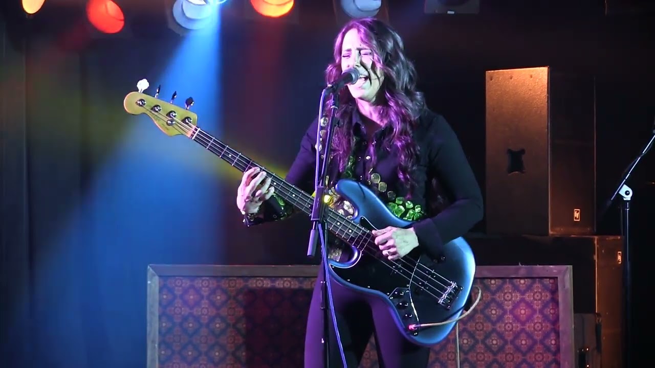 ''CRY NO MORE'' - DANIELLE NICOLE BAND @ The Token Lounge, May 2022
