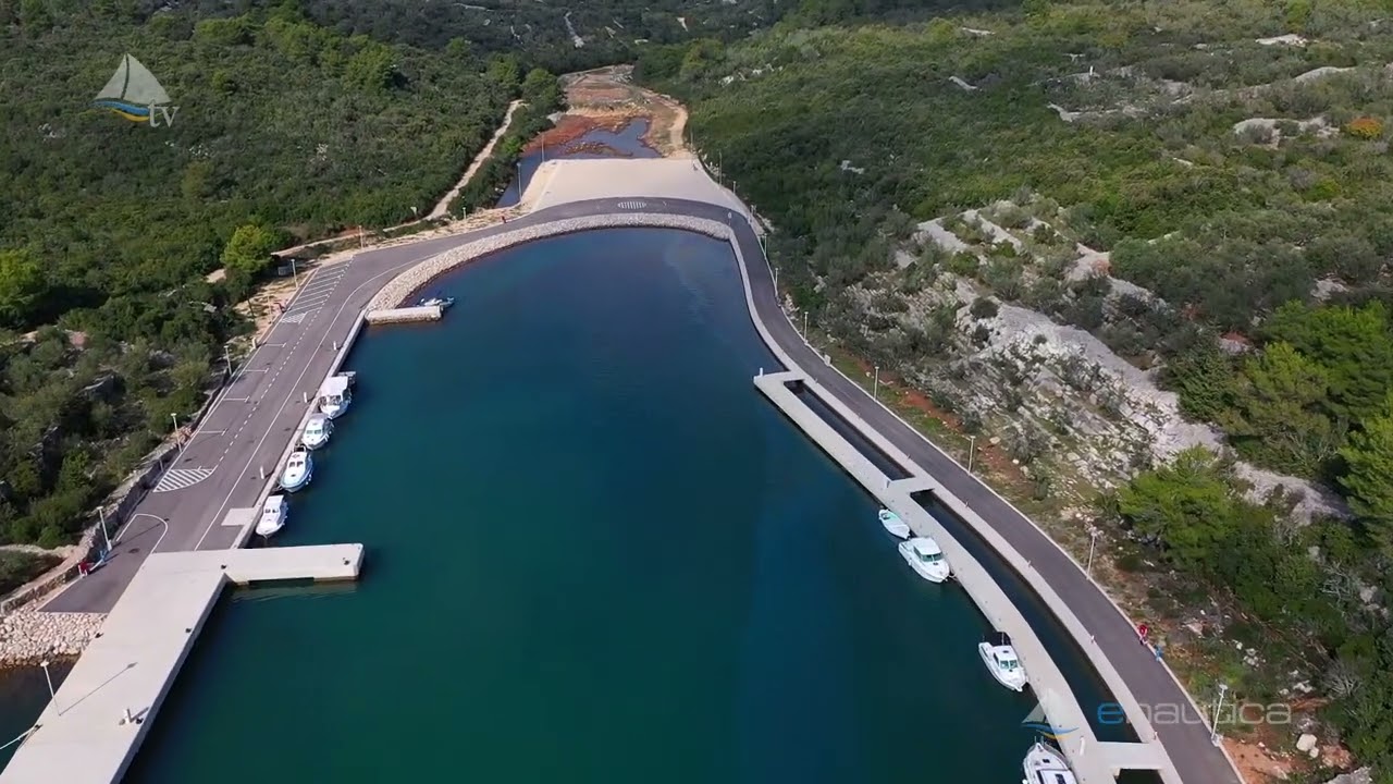 Zaliv Lamjana Vela na otoku Ugljan iz zraka