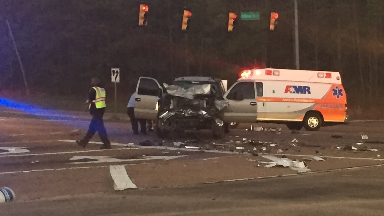 Crash Highway 18 and McDowell Road in Jackson, Mississippi 02232017