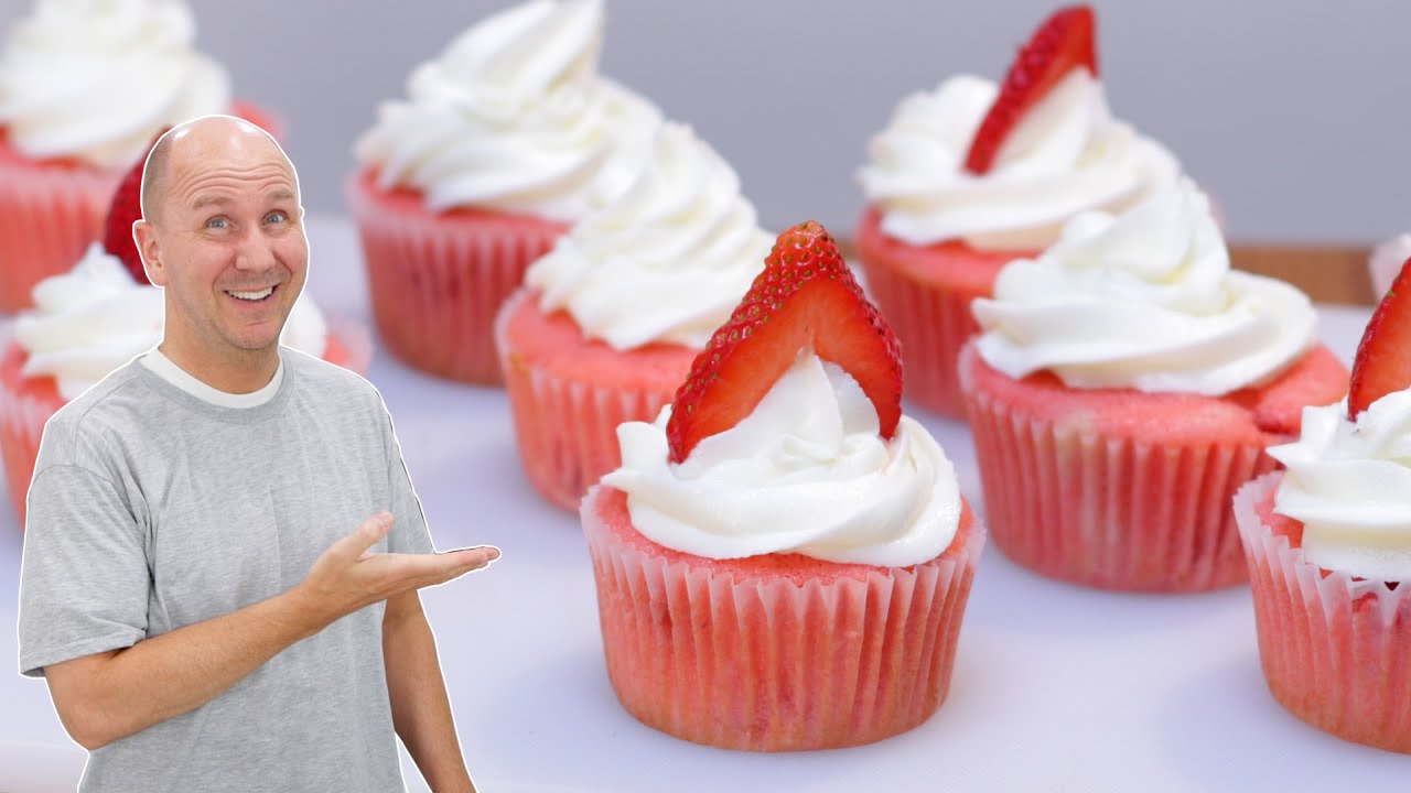 How to Make Strawberry Cupcakes