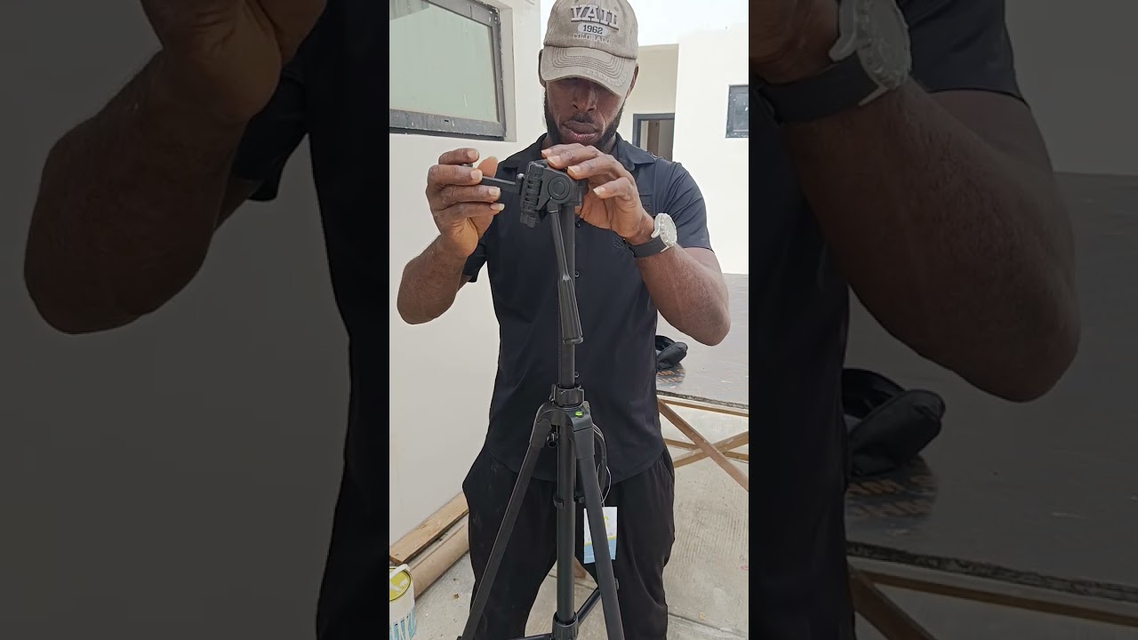 Unboxing the new tripod stand