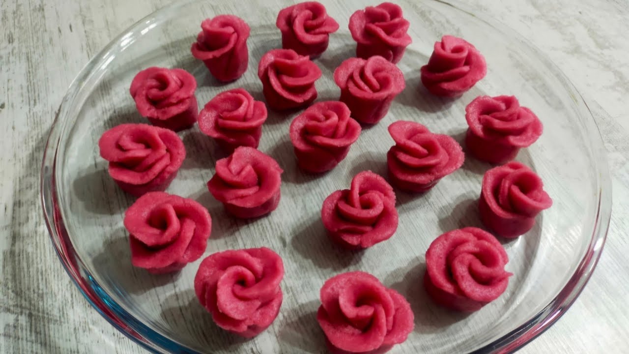 Yemeye kıyamayacağınız zarafet ve lezzet. Gülpembe Tatlısı=bir tepsi mutluluk
