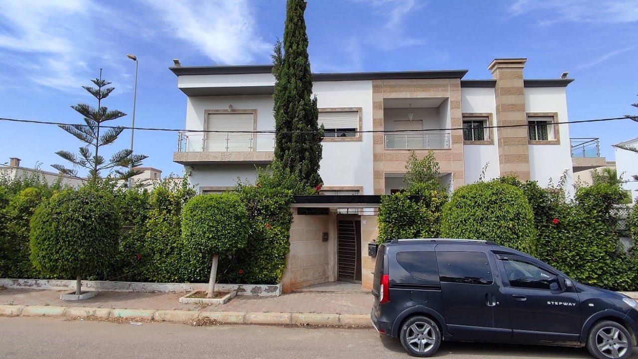 فيلا للبيع🏣وسط الدارالبيضاء#فيلات_المغرب احسن ما تشاهد في حياتك🤩 لاسباب وظروف خاصة باغة تباع بفراشها