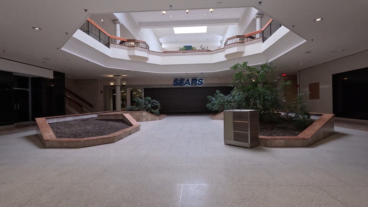 Woodbridge Center: Can It Survive the 2020s?