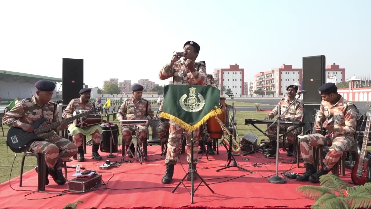 Haal kya hai...Sovan Banerjee of ITBP sings at a Sainik Sabha