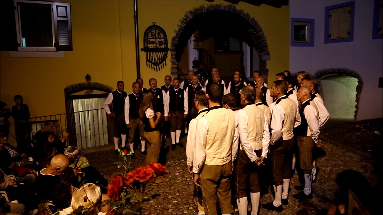 Coro Enrosadira - Umakoti - canto africano in lingua swahili
