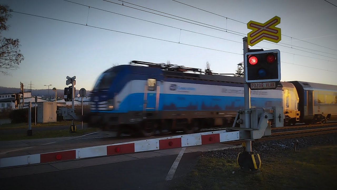 Železniční přejezd [P2415] Dobříň (u Vitany) - AŽD 97 (Výstražník A)