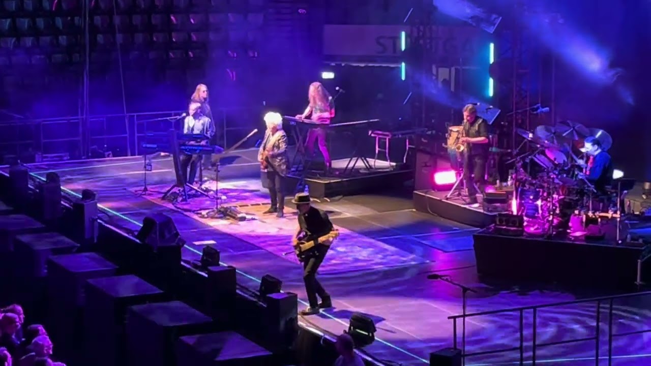 Toto - Stop Loving You - Dogz Of Oz World Tour - Stuttgart 18.02.25