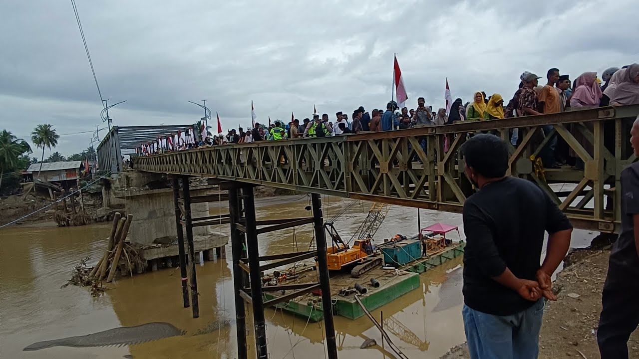 Jalan penghubung bener meriah -Biereun pasca bencana banjir besar