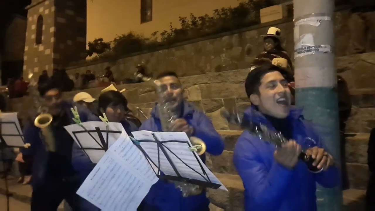 MIX HUALINAS Y HUAYNOS CANTADOS/Banda Musical Show 