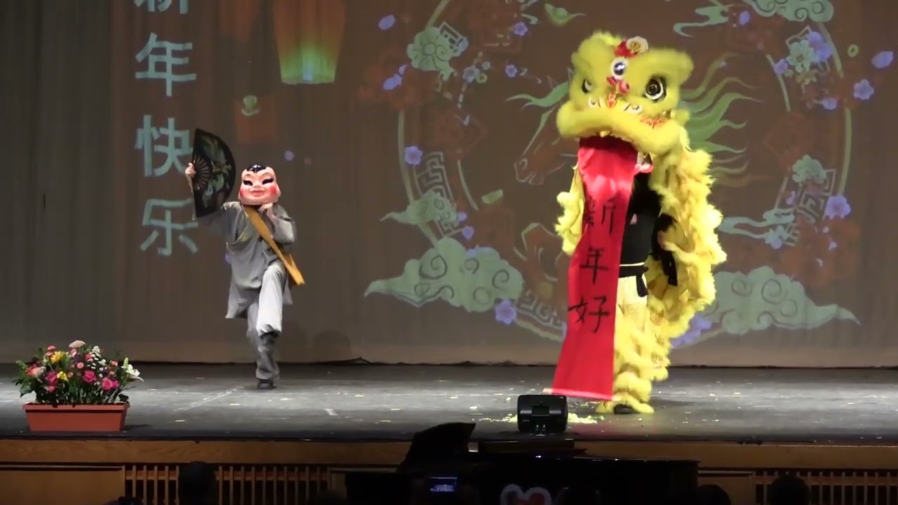 Starting - Lion dance