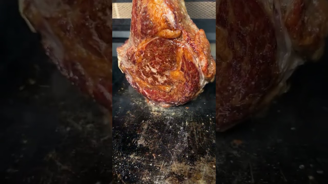 Ein US Tomahawk Steak wie kein anderes &ndash; zubereitet auf der Plancha unseres G32. #OttoWildeGrillers