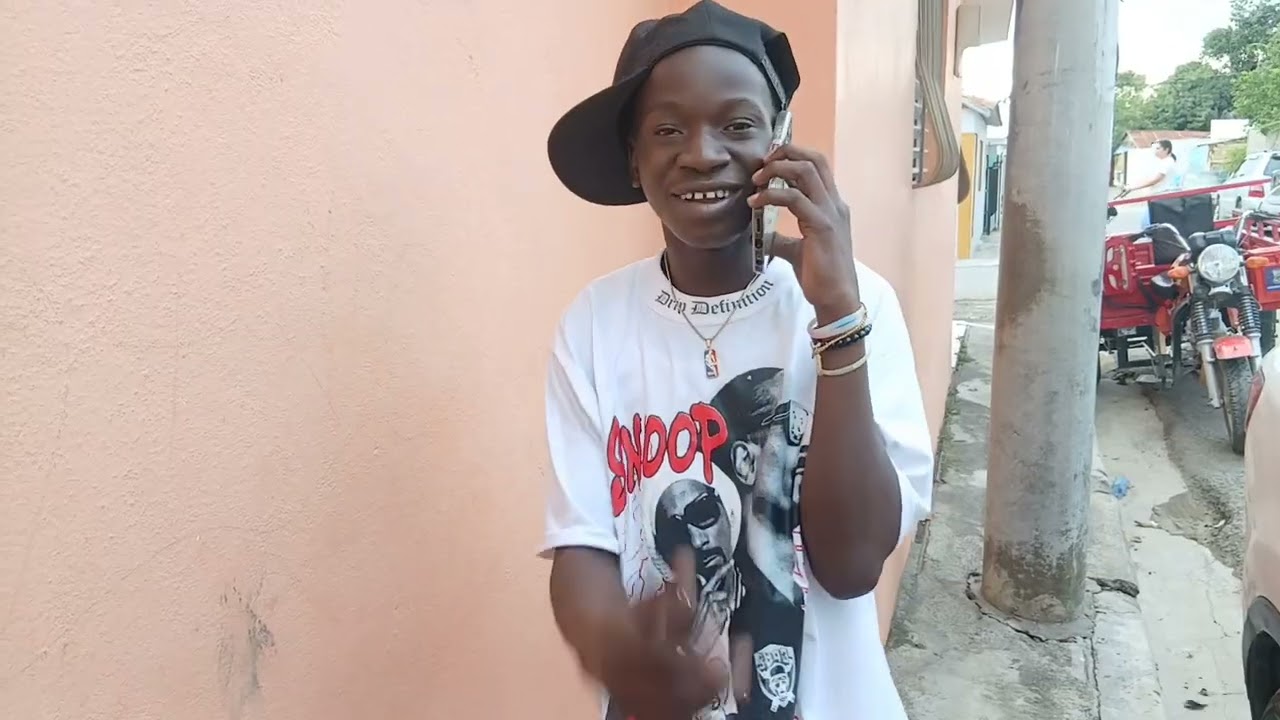 Gade aksyon yon jèn gason nan Sendomeng #1 