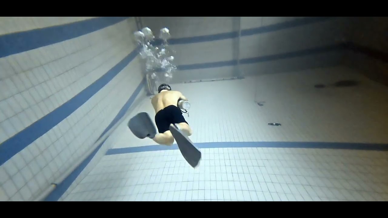 풀장에서 놀기. 경기잠수풀