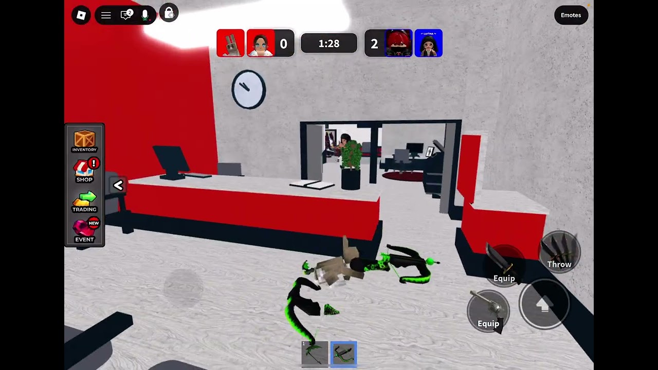 Playing gun vs knife duels