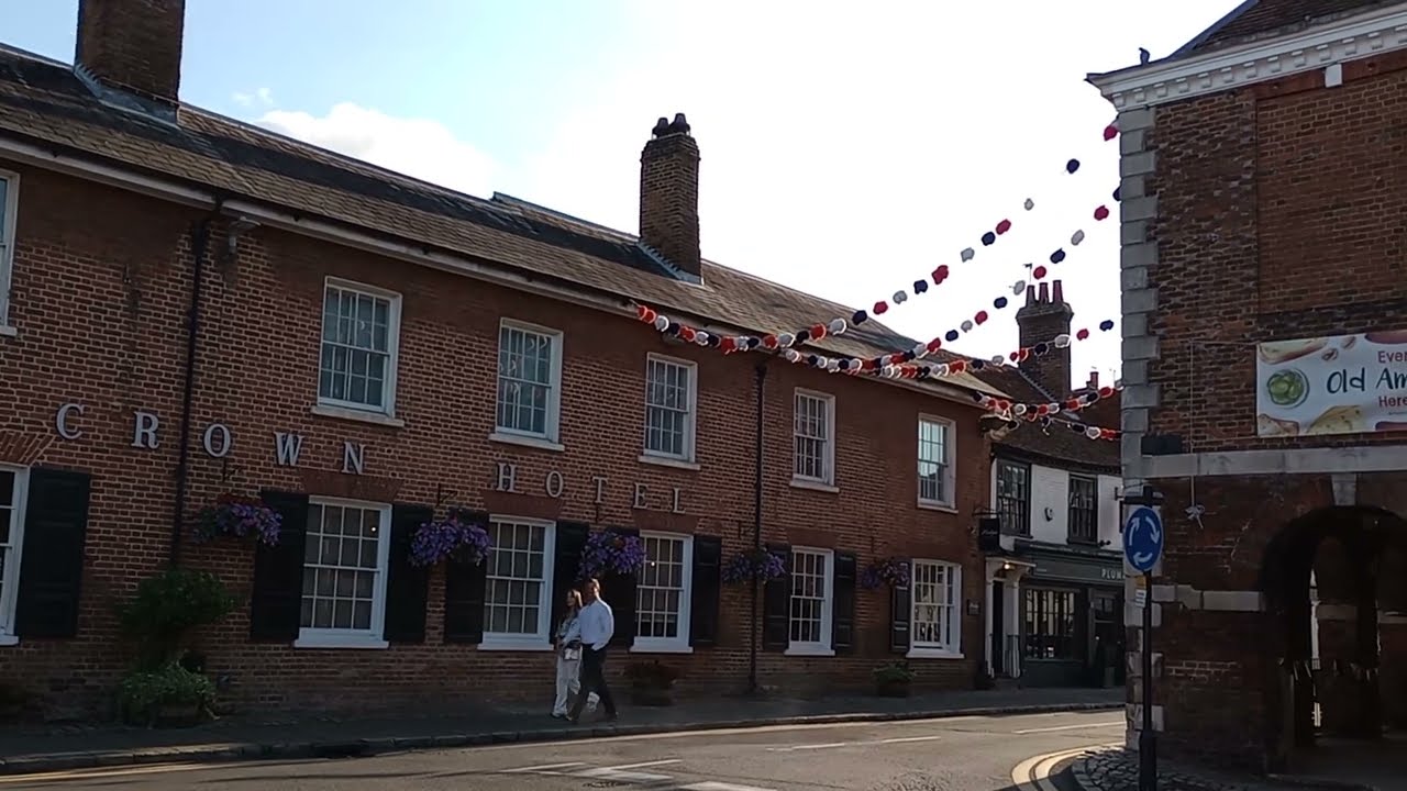 4 Weddings and a Funeral. The Crown at Amersham