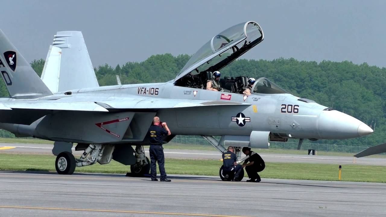 Syracuse Air Show - F/A-18 (2016)