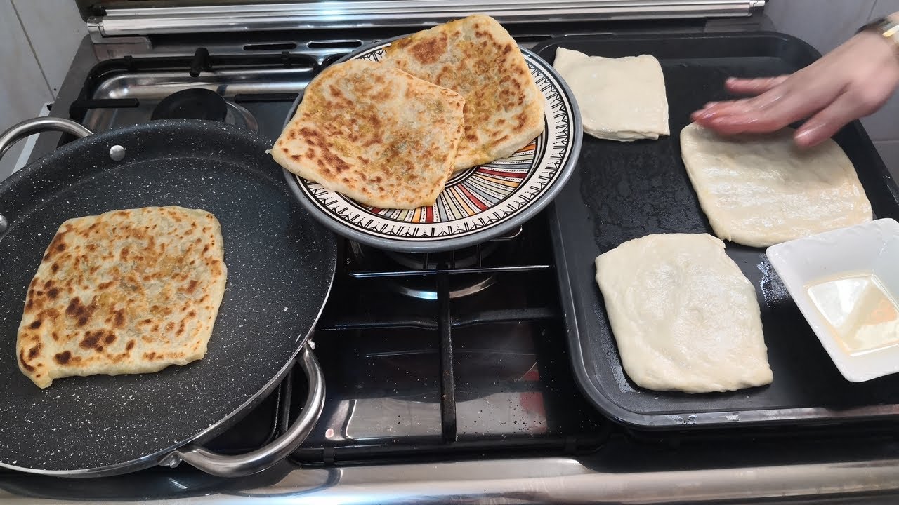 مسمن معمر بالخضر فالمقلاة مورق بعجينة سحرية بدون دلك بدون زبذة 👌👌