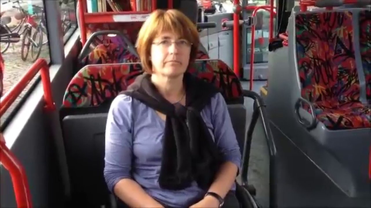 Mit dem Rollstuhl in den Bus fahren