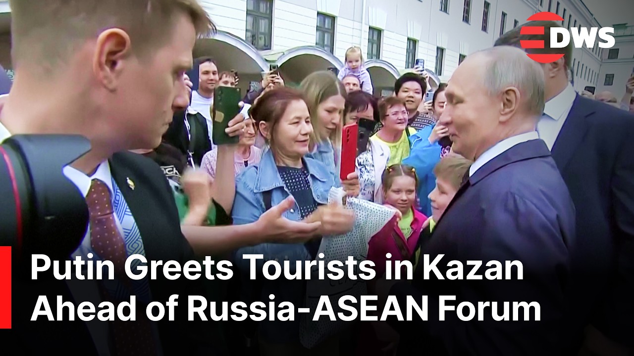 Putin Speaks With Tourists, Visits Kazan Kremlin and Mosque Ahead of Russia-ASEAN Forum | AC1N