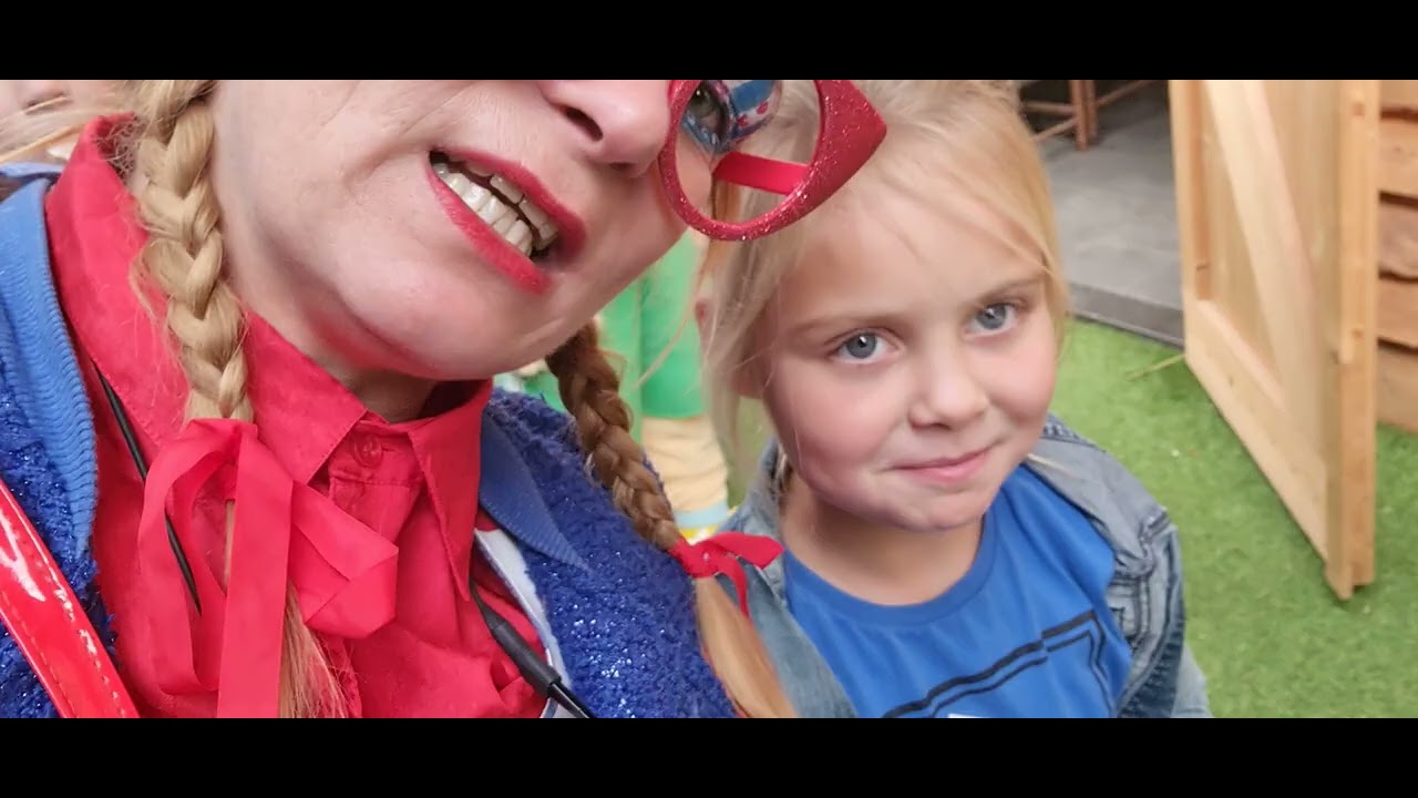 Belaagd door fans en diepte intervieuw  met Tomke. KINDERBOEKENDAG Teherne