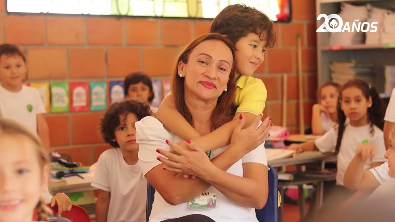🎉 ¡Celebramos 20 años de historia y crecimiento en el Colegio Los Samanes! 🎓