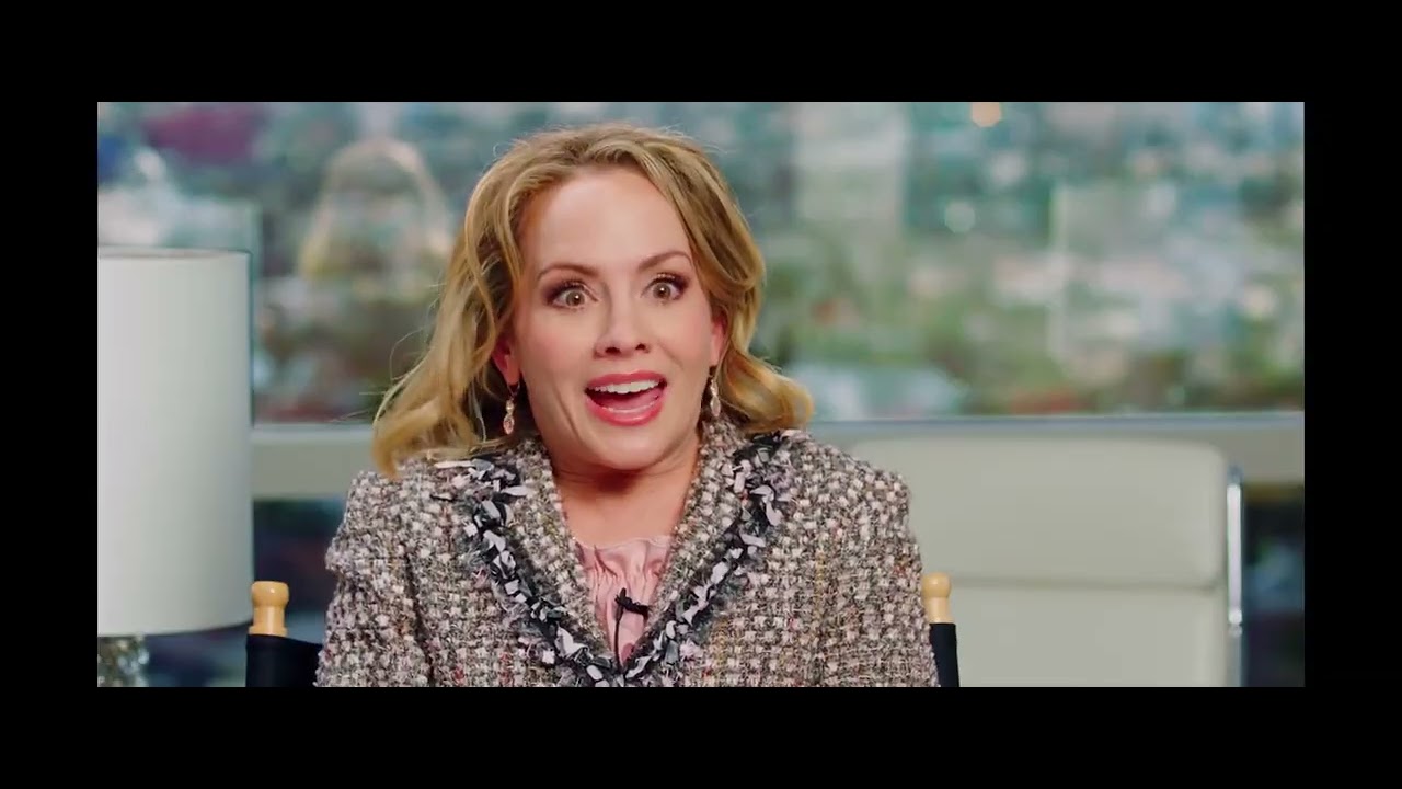 Holiday Twist (2023)_0.mp4