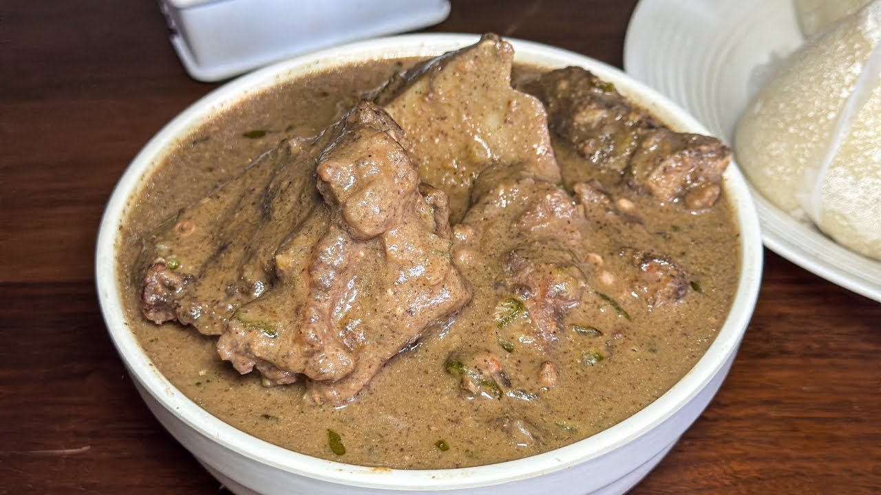 SWEET GROUNDNUT SOUP OKRA / PEANUT SOUP RECIPE | CAMEROON 🇨🇲 FOOD