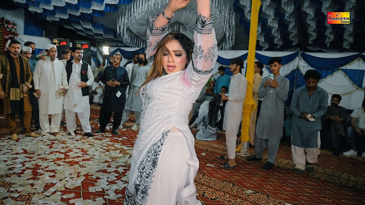Aa Jaana Aa Jaana , Mehak Malik Bollywood Dance Performance