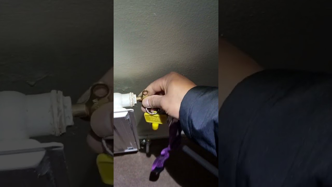 как починить радиатор, который горячий внизу и холодный вверху.