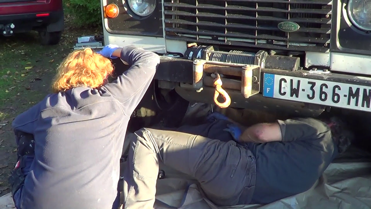 How to replace the Panhard Rod with Rob & Vic - Land Rover Defender