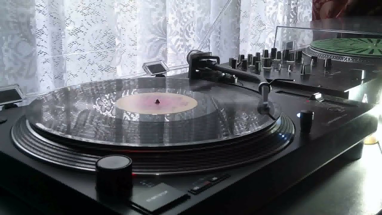 Velvett Fogg - Lady Caroline (Ripples) {By visualvinyldiscs}.