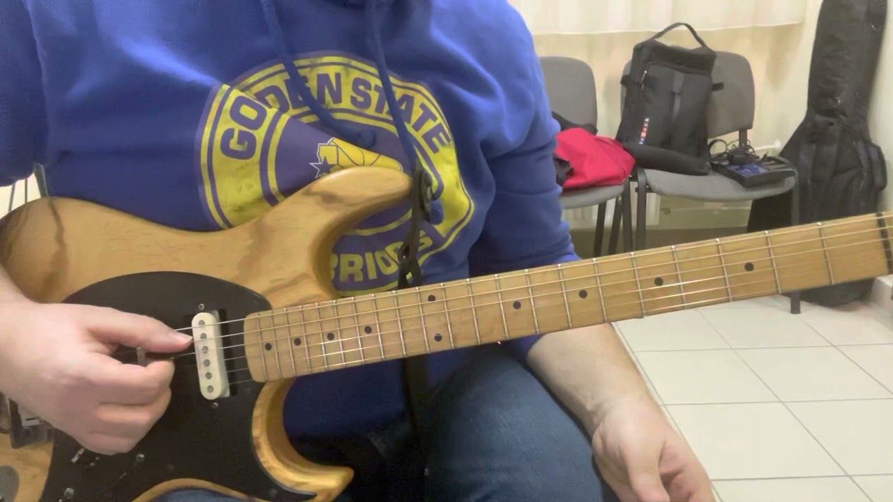 Edda Kínoz egy ének gitár riff, verse, refrain lassan játszva