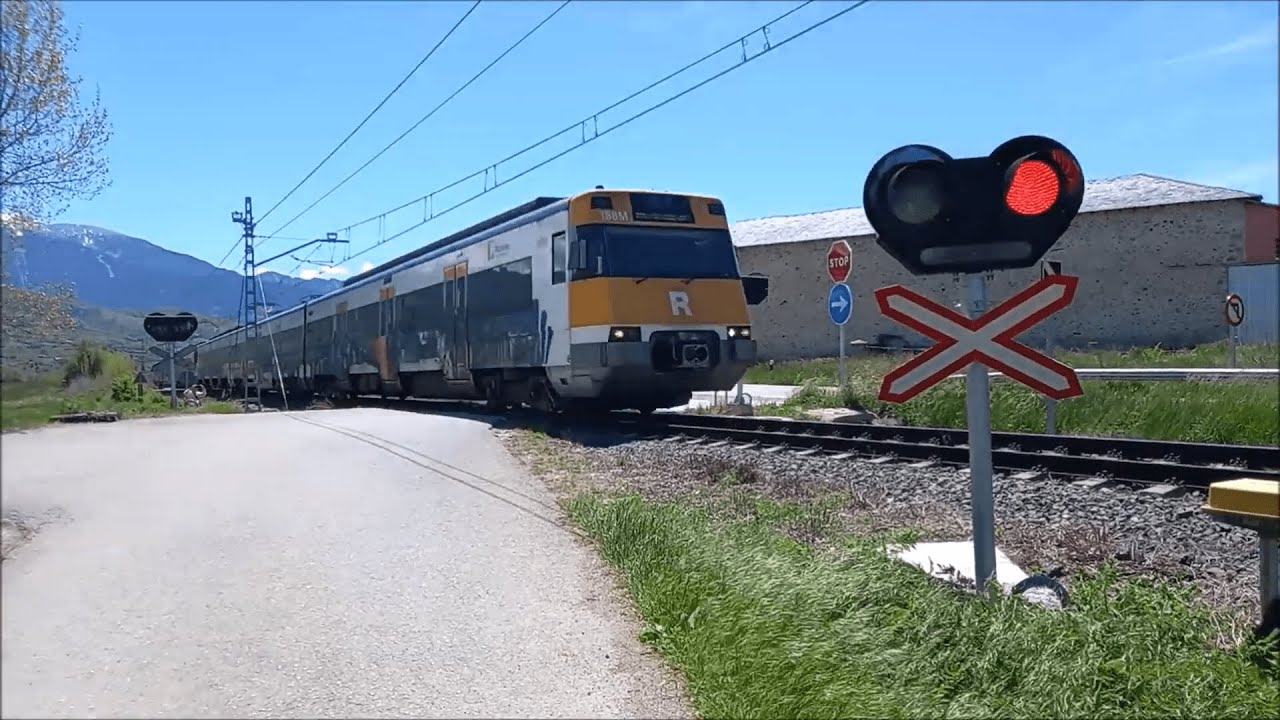 Paso a nivel sin barreras en Puigcerdà (1/3)