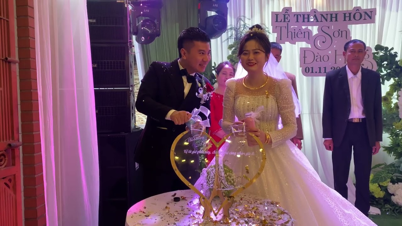 Đám cưới Thiên Sơn với Đào Hồng