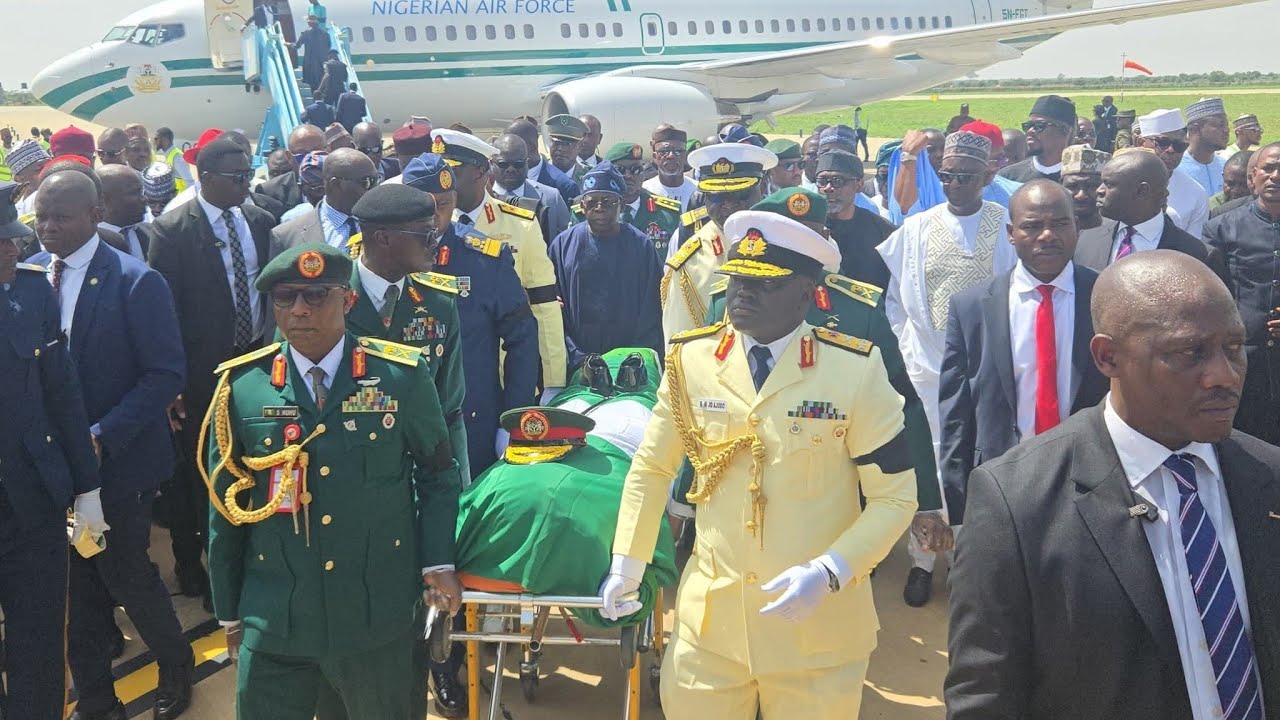 💥Yadda Aka yi tarba da kuma faretin ban Girma wa Gawar tsohon shugaban kasa Muhammadu Buhari😭