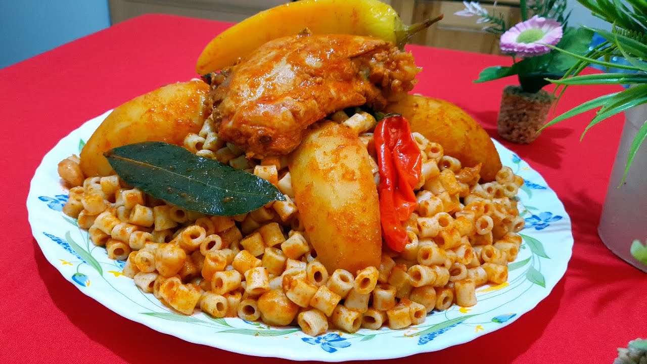 مقرونة تونسية بالدجاج حارة مشخشخة  Macaroni au poulet  à la tunisienne