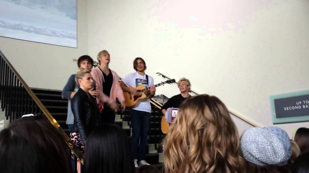 R5- Ellington Ratliff  Sunday Morning/ Say You'll Stay