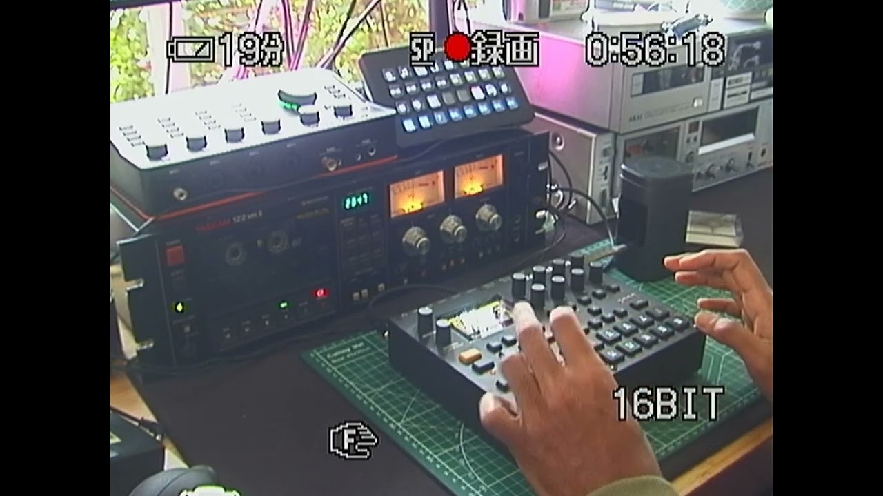 Testing out the TRV900 Camcorder by filming a short Digitakt jam!