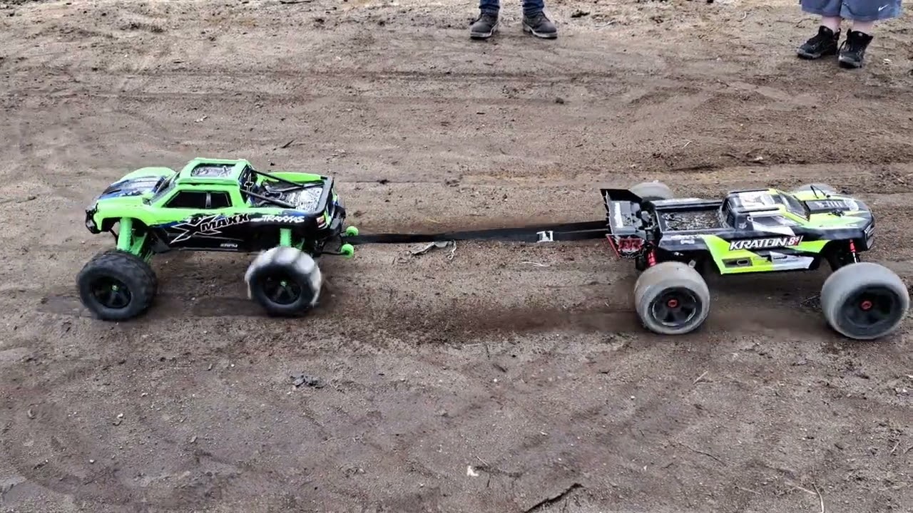 Arrma Kraton 8s VS Traxxas Xmaxx 8s Tug Of War!!!!!!