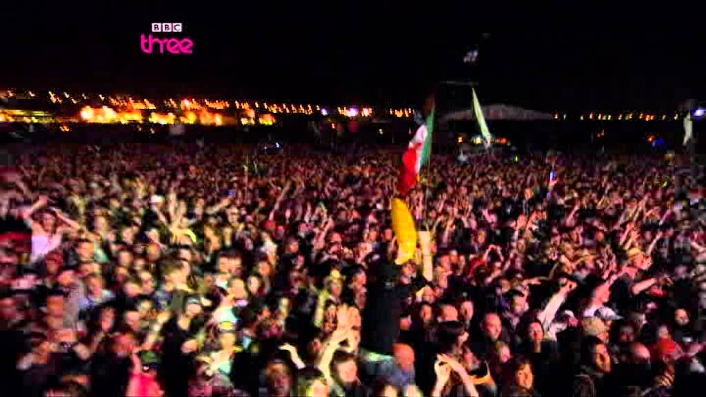 Groove Armada - Song 4 Mutya (Out Of Control)