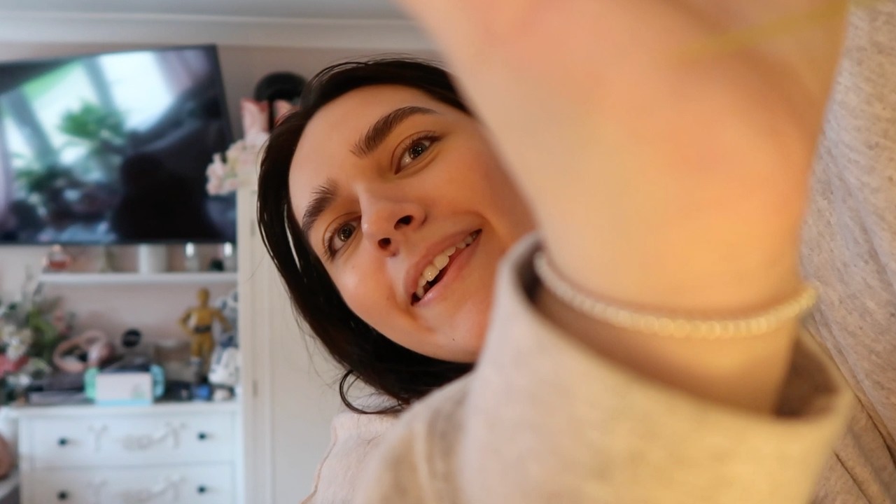 spend a few days with me: book chats, owning a small business & musical manifesting x