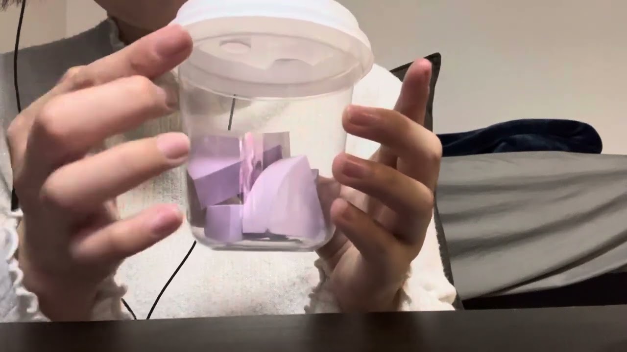 初投稿【ASMR】100均コスメで心地よいタッピング音（No Talking / Tapping Sounds）