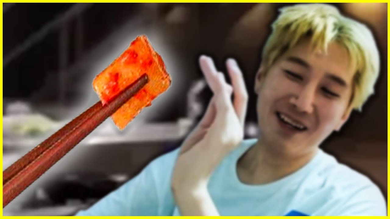 깍두기 2개