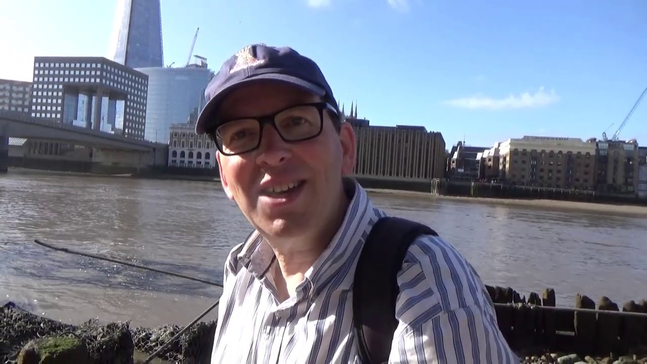 A visit to the foreshore with Nicola White of Tideline Art.