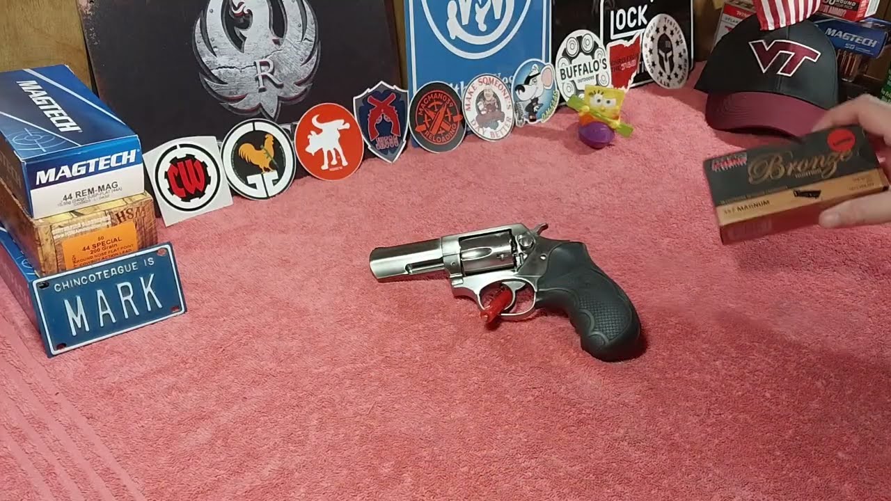 Ruger SP101 357 Magnum С ДНЕМ БЛАГОДАРЕНИЯ