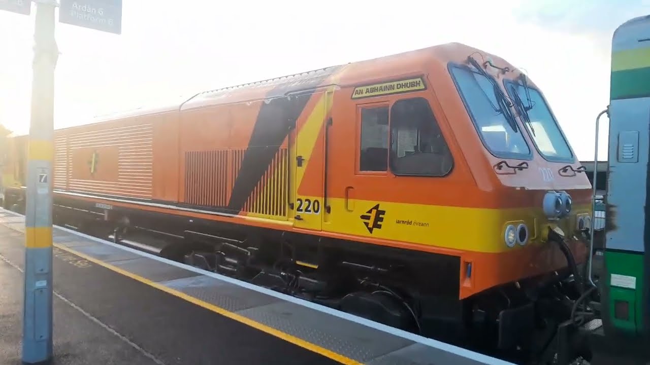 Boarding the 07.00 Cork-Dublin Heuston train 🚆 at Platform 6 at Kent Station 🚉 on Easter Monday 2025