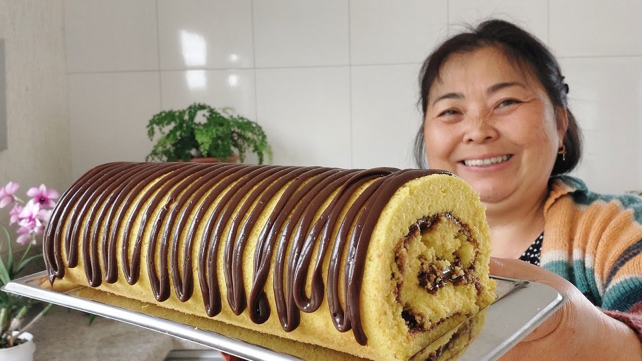 HOJE FIZ ROCAMBOLE DE CENOURA COM RECHEIO DE BRIGADEIRO CREMOSO | SEM GLÚTEN SEM TRIGO