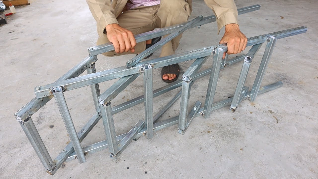 Great idea to make a smart craftsman's folding ladder / DIY smart folding metal
