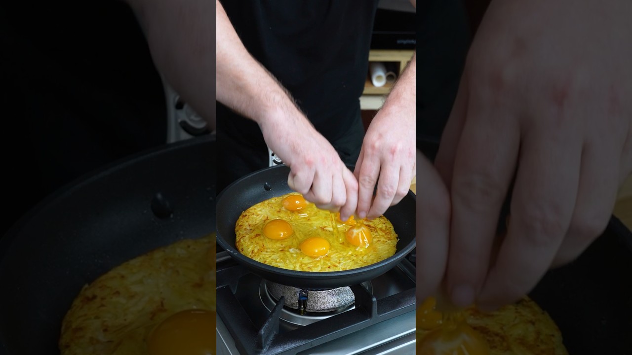 Идеально для завтрака! Яйца, запеченные в картофельных оладьях! Miarti Chef🍳